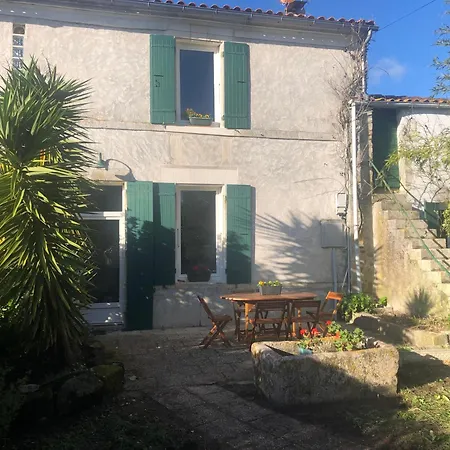 Jolie Maison Restauree Dans Petit Village Proche De Boyardville Et Ses Belles Plages