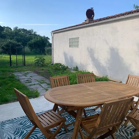 Jolie Maison Restauree Dans Petit Village Proche De Boyardville Et Ses Belles Plages 度假居